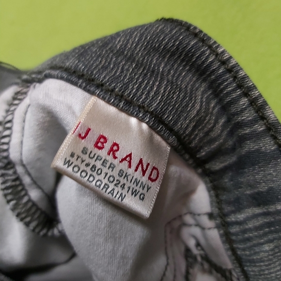 J Brand Super Skinny Wood Grain Jeans Size 26 - Picture 5 of 7